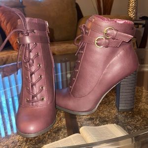 Semi round toed Booties